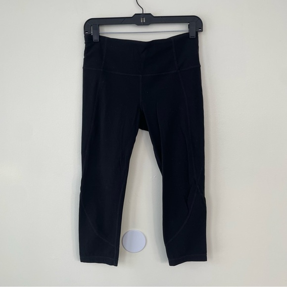Athleta Salutation Yoga Capri Powervita Crop Leggings Tights 591383 Black M - Picture 4 of 11